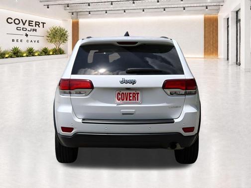 Bright White Clearcoat 2022 Jeep Grand Cherokee WK Laredo