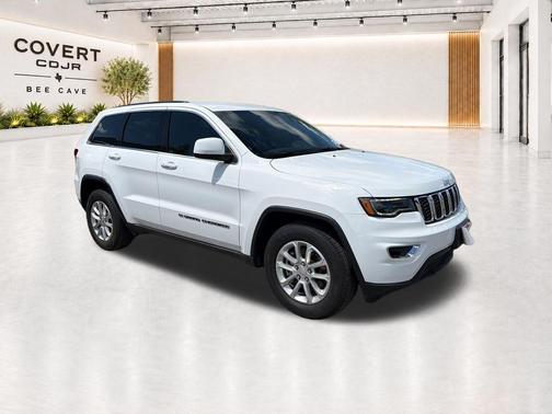 Bright White Clearcoat 2022 Jeep Grand Cherokee WK Laredo