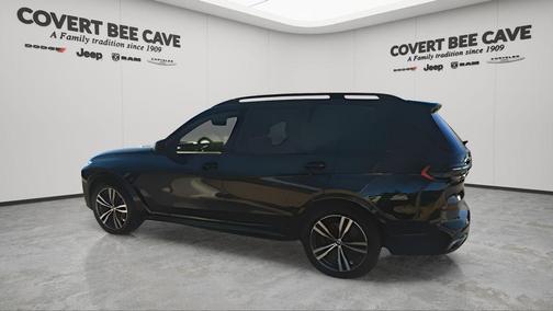 Carbon Black Metallic 2023 BMW X7 xDrive40i