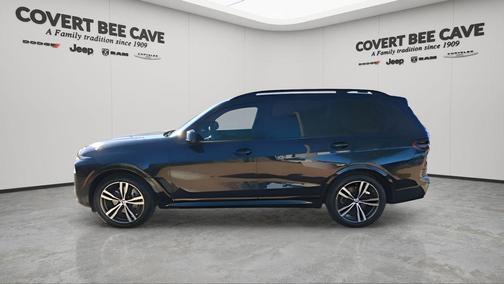 Carbon Black Metallic 2023 BMW X7 xDrive40i