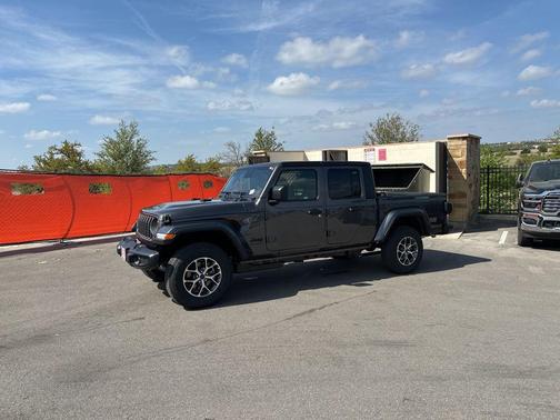 Granite Crystal Clearcoat Metallic 2026 Jeep Gladiator Sport