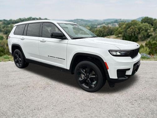 Bright White Clearcoat 2023 Jeep Grand Cherokee L Laredo