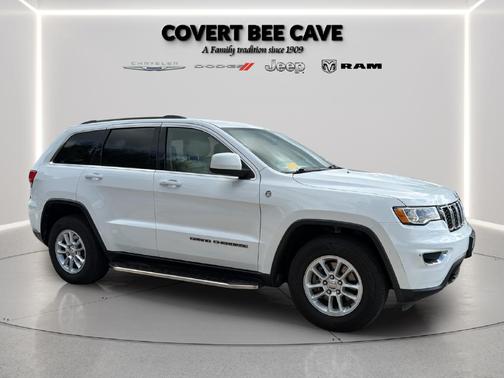 Bright White Clearcoat 2018 Jeep Grand Cherokee Laredo E