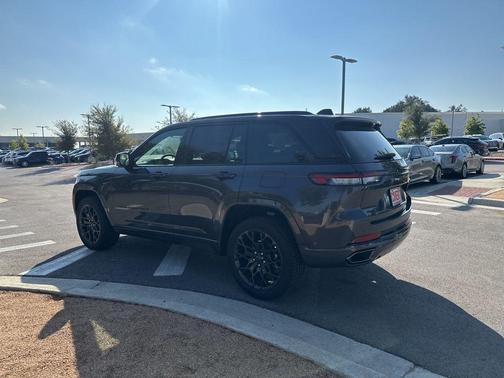 2025 Jeep Grand Cherokee Summit