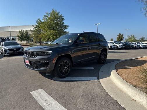 2025 Jeep Grand Cherokee Summit