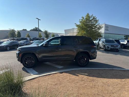 2025 Jeep Grand Cherokee Summit