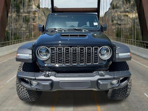 Black Clearcoat 2026 Jeep Wrangler Moab 392