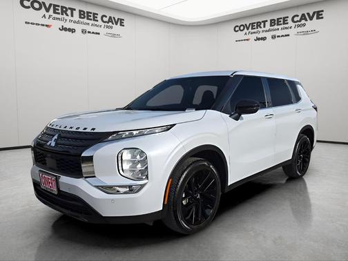 2023 Mitsubishi Outlander SE