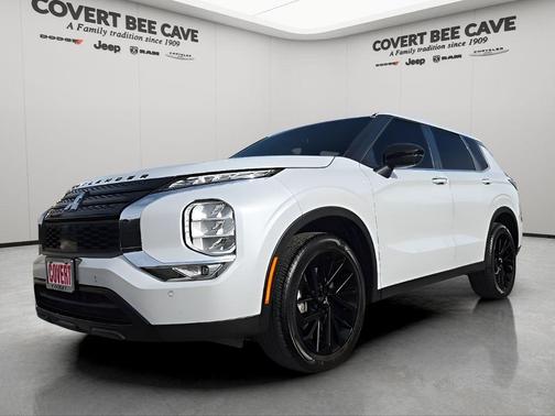 2023 Mitsubishi Outlander SE