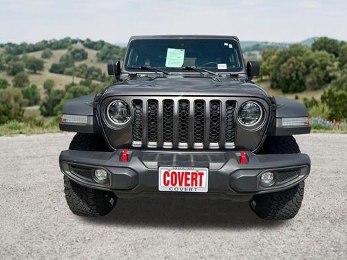Crystal Metallic 2023 Jeep Wrangler Rubicon