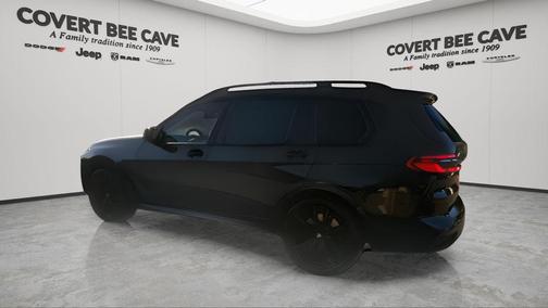 2023 BMW X7 M60i