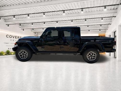 Black Clearcoat 2026 Jeep Gladiator Rubicon
