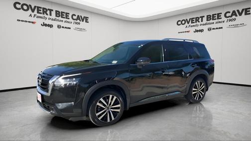 2023 Nissan Pathfinder Platinum