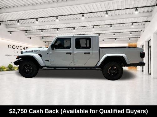 Bright White Clearcoat 2026 Jeep Gladiator Texas Trail