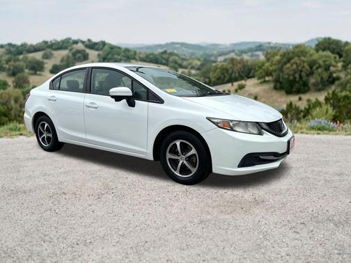 White 2015 Honda Civic SE