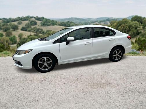 White 2015 Honda Civic SE