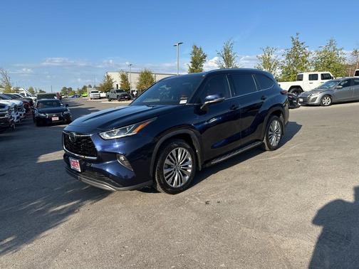 2022 Toyota Highlander Platinum