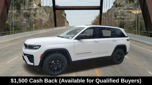 Bright White Clearcoat 2026 Jeep Grand Cherokee Laredo