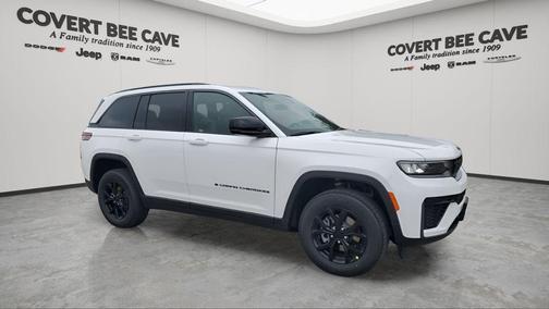 Bright White Clearcoat 2026 Jeep Grand Cherokee Laredo SUV