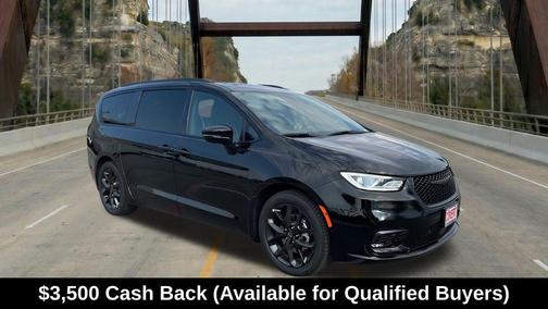 Diamond Black 2026 Chrysler Pacifica Limited