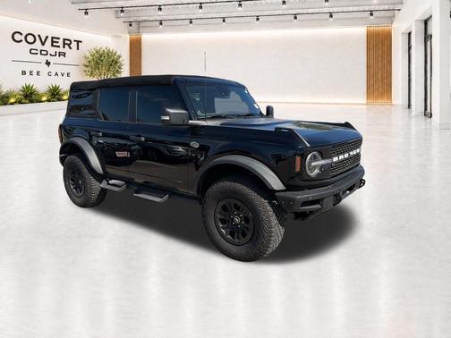 Shadow Black 2024 Ford Bronco Wildtrak