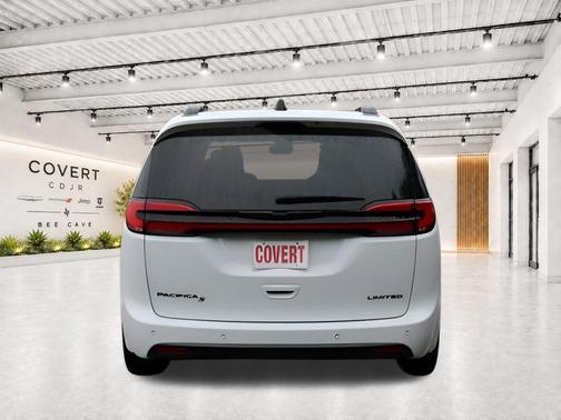 Bright White Clearcoat 2025 Chrysler Pacifica Limited