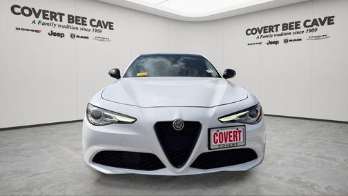 2021 Alfa Romeo Giulia Base