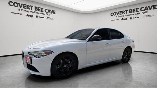 2021 Alfa Romeo Giulia Base