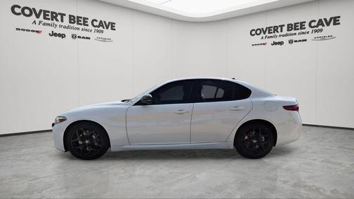 2021 Alfa Romeo Giulia Base