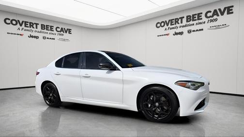 2021 Alfa Romeo Giulia Base