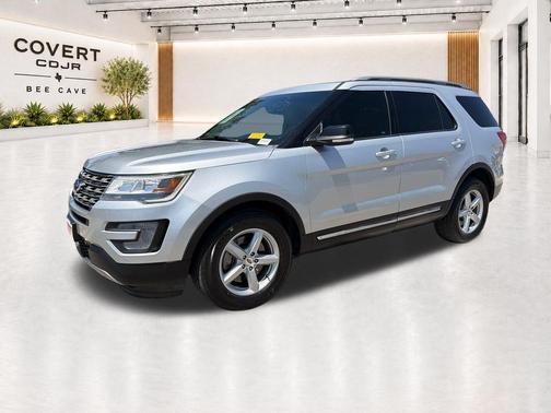 Ingot Silver 2017 Ford Explorer XLT