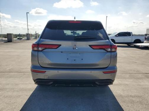 2022 Mitsubishi Outlander Black Edition
