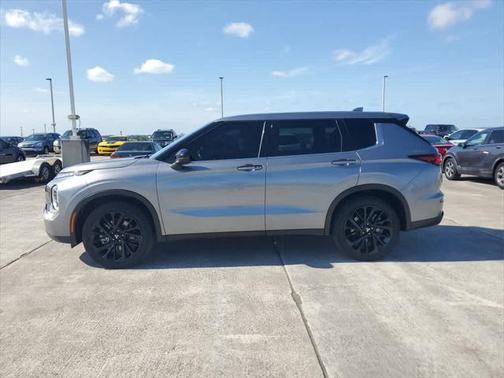 2022 Mitsubishi Outlander Black Edition