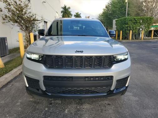 2023 Jeep Grand Cherokee L Laredo