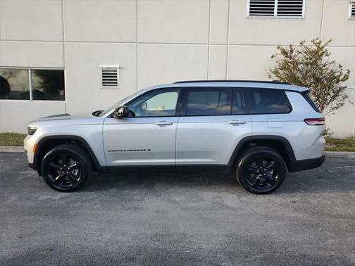 2023 Jeep Grand Cherokee L Laredo
