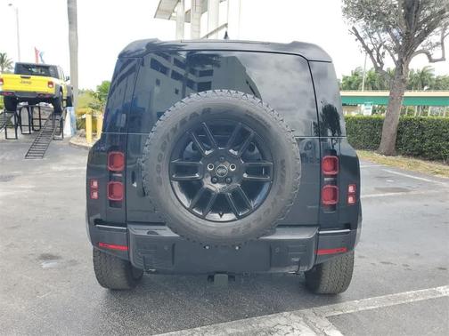 2024 Land Rover Defender P300