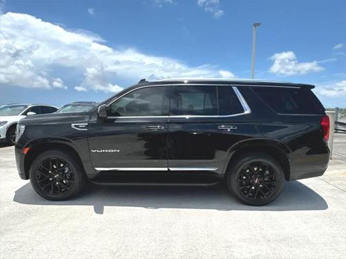 2023 GMC Yukon SLT