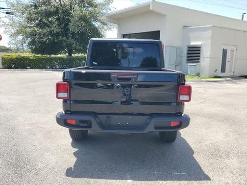 2024 Jeep Gladiator Sport
