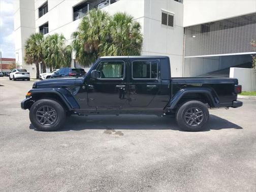 2024 Jeep Gladiator Sport