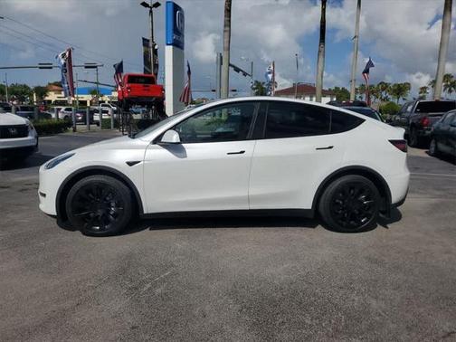 2023 Tesla Model Y Long Range
