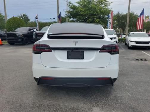 2022 Tesla Model X Base