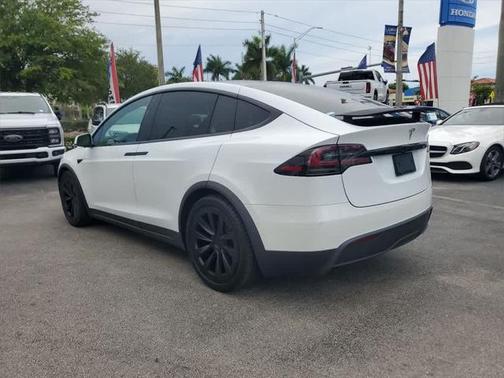 2022 Tesla Model X Base