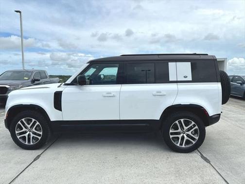 2024 Land Rover Defender 110 X-Dynamic SE