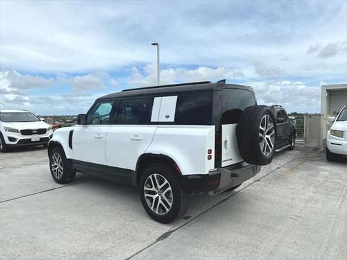 2024 Land Rover Defender 110 X-Dynamic SE