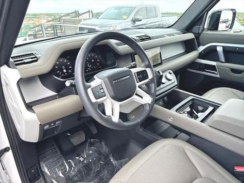 2024 Land Rover Defender 110 X-Dynamic SE