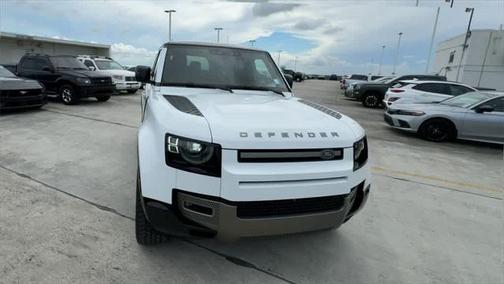 2024 Land Rover Defender 110 X-Dynamic SE