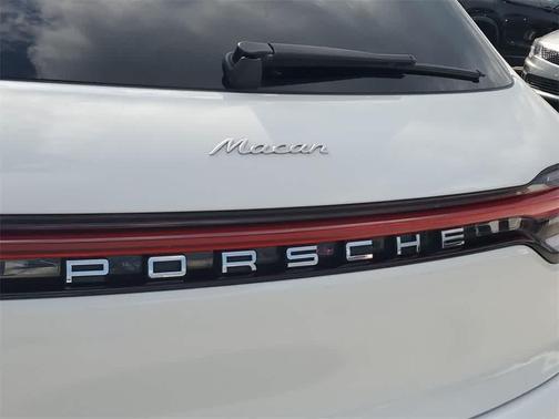 2020 Porsche Macan Base