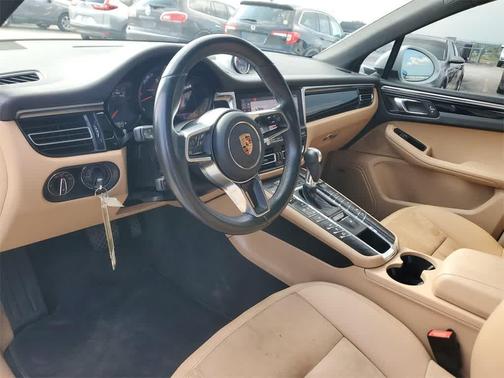 2020 Porsche Macan Base