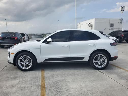 2020 Porsche Macan Base