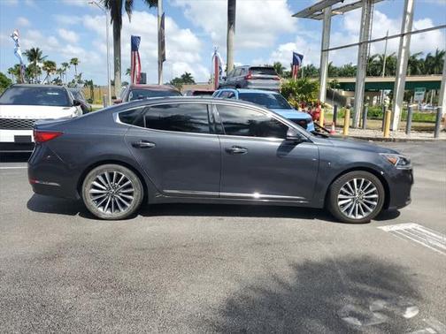 2017 Kia Cadenza Technology